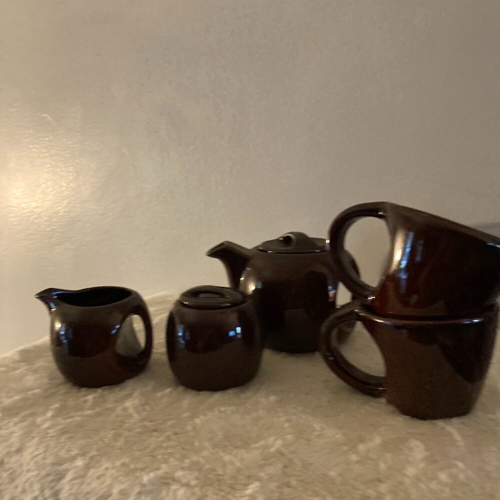 Retro Essex Brown Ceramic Coffee/Tea Pot w/Creamer, Sugar Bowl w/Lid + (2) Cups